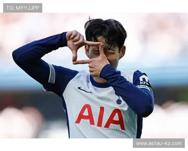 英超十年传奇谢幕！孙兴慜获两队列队致敬，亚洲一哥书写历史